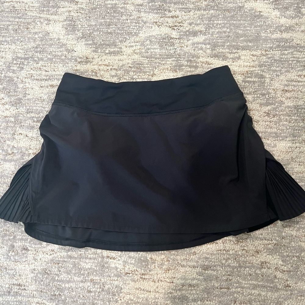 Lululemon size 4 Black Pleated Skirt